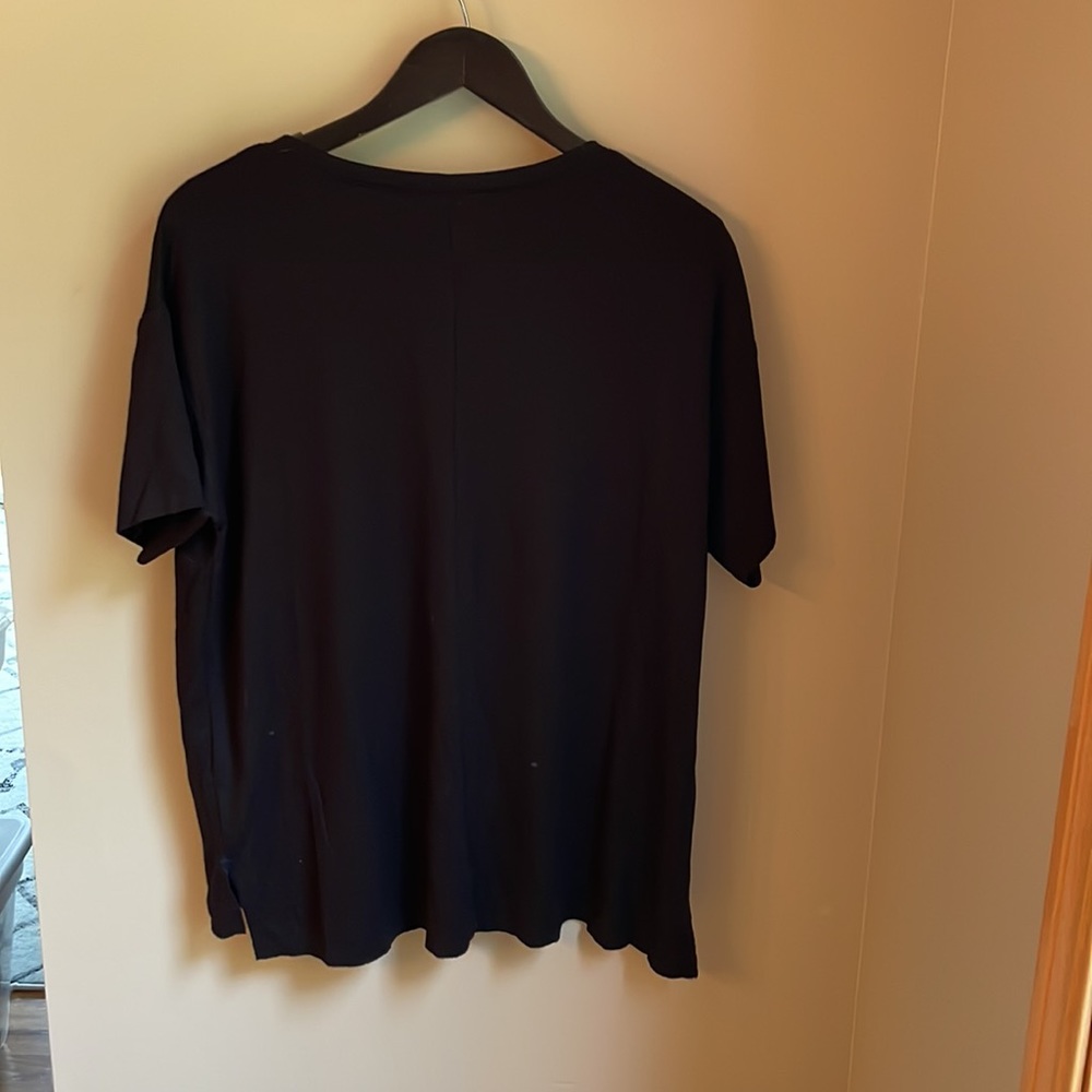 Basic black tee - Picture 5 of 5